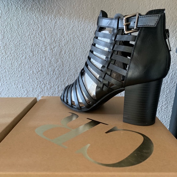 Charlotte Russe, Size 9, New in Box - Picture 2 of 3